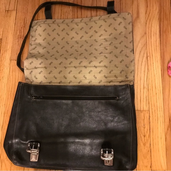 Pegaro leather computer caring bag in great condition - Picture 5 of 9
